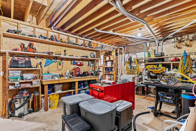 4978 S 11th Road, Aldrich, MO 65601