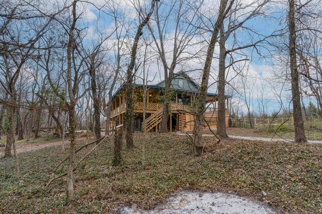4978 S 11th Road, Aldrich, MO 65601