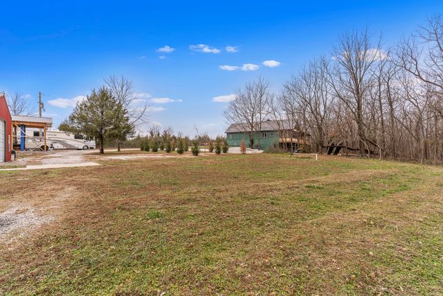 4978 S 11th Road, Aldrich, MO 65601