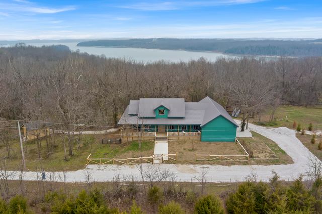 4978 S 11th Road, Aldrich, MO 65601