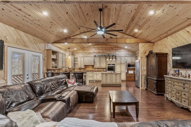 4978 S 11th Road, Aldrich, MO 65601