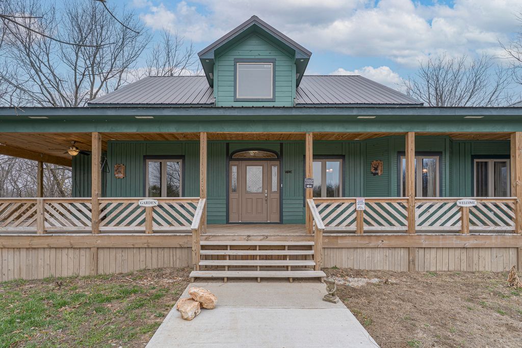 4978 S 11th Road, Aldrich, MO 65601