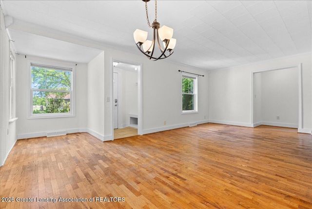 427 Center Street, Mason, MI 48854