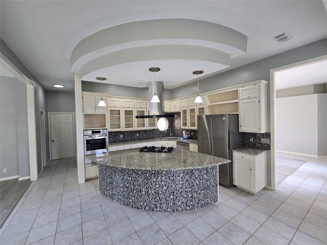 4001 Crescent Valley Circle, Denison, TX 75020