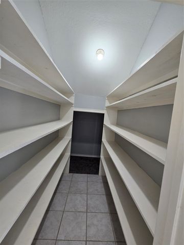 4001 Crescent Valley Circle, Denison, TX 75020