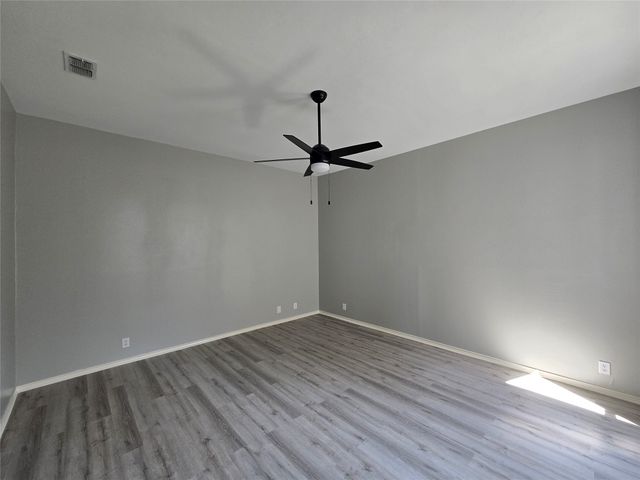 4001 Crescent Valley Circle, Denison, TX 75020