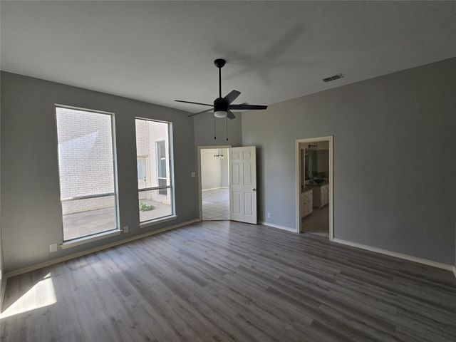 4001 Crescent Valley Circle, Denison, TX 75020