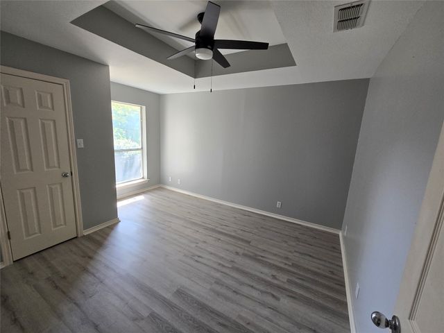 4001 Crescent Valley Circle, Denison, TX 75020