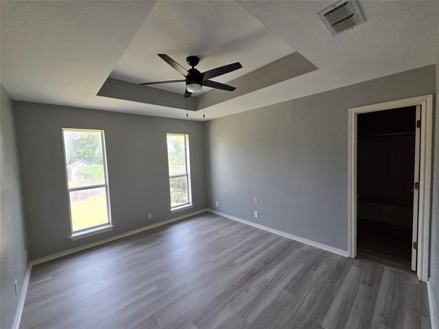 4001 Crescent Valley Circle, Denison, TX 75020