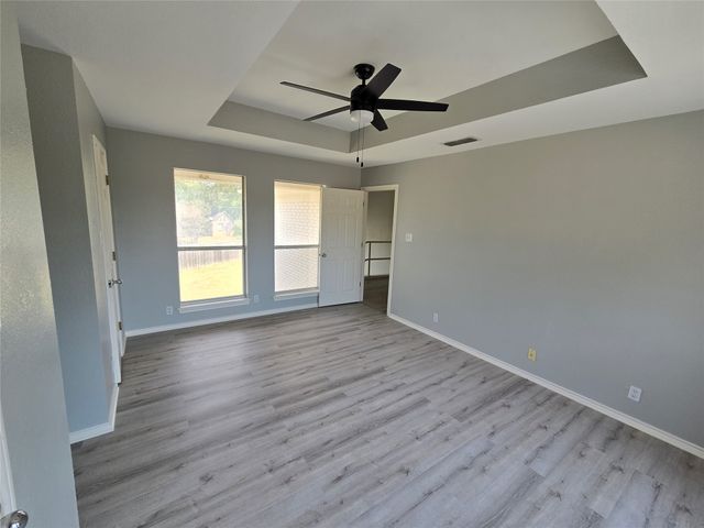 4001 Crescent Valley Circle, Denison, TX 75020