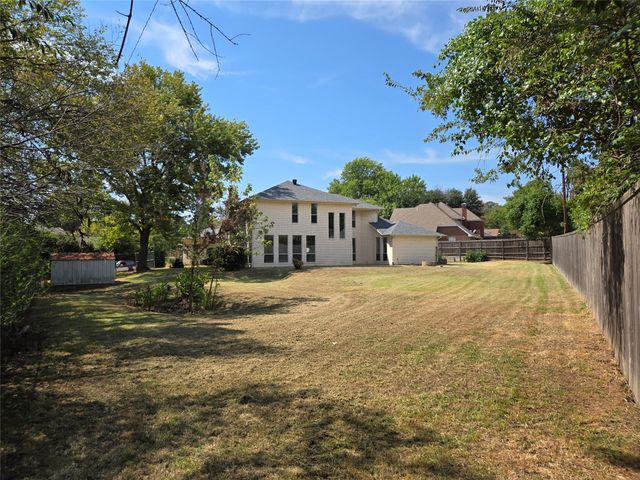 4001 Crescent Valley Circle, Denison, TX 75020
