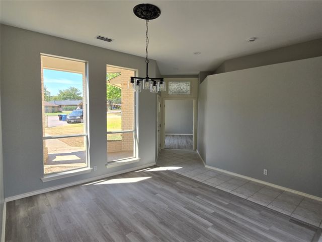 4001 Crescent Valley Circle, Denison, TX 75020