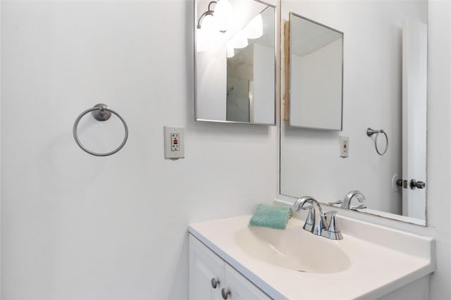 8551 NW 11th St B163, Plantation, FL 33322