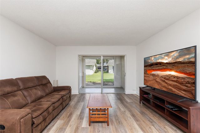 8551 NW 11th St B163, Plantation, FL 33322