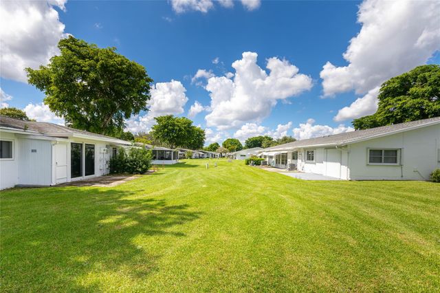 8551 NW 11th St B163, Plantation, FL 33322