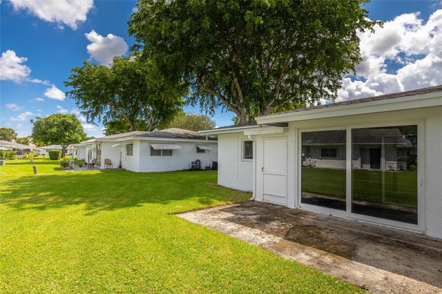 8551 NW 11th St B163, Plantation, FL 33322
