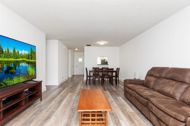 8551 NW 11th St B163, Plantation, FL 33322