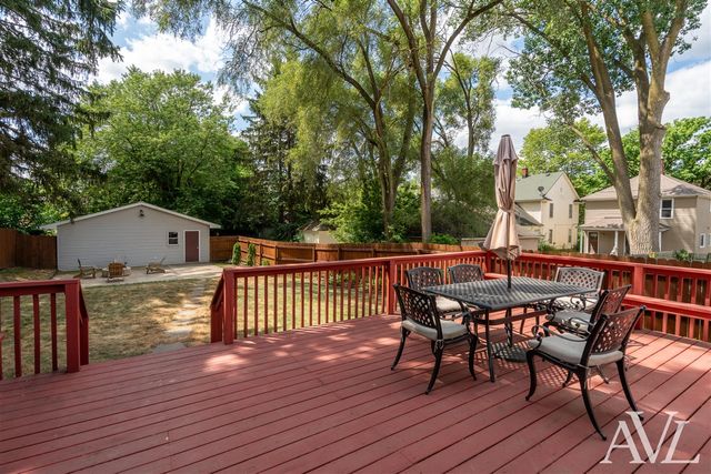 1014 Crescent Street, Grand Rapids, MI 49503