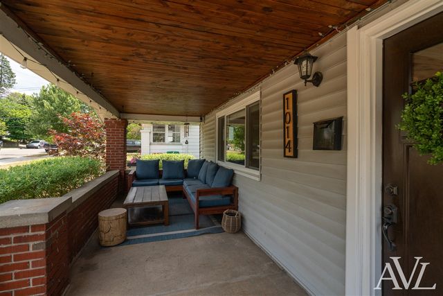 1014 Crescent Street, Grand Rapids, MI 49503