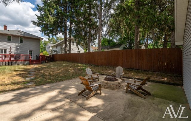 1014 Crescent Street, Grand Rapids, MI 49503