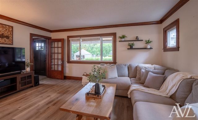 1014 Crescent Street, Grand Rapids, MI 49503