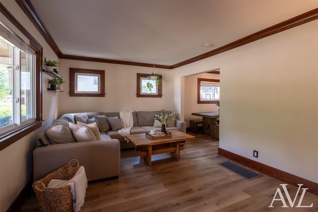 1014 Crescent Street, Grand Rapids, MI 49503