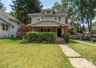1014 Crescent Street, Grand Rapids, MI 49503