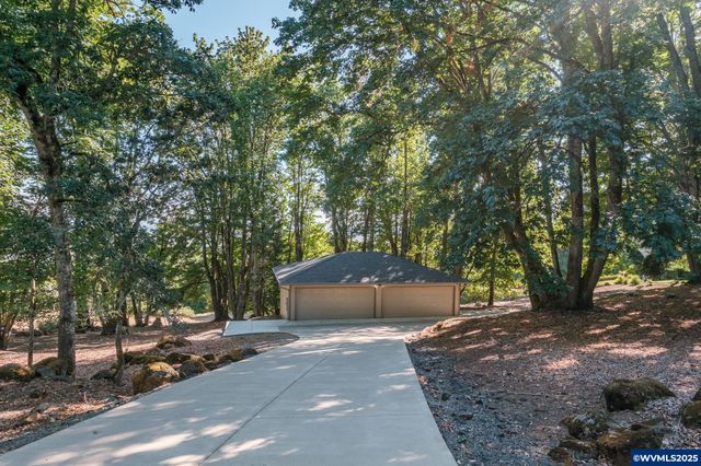 341 Maple Hill Dr NW, Salem, OR 97304