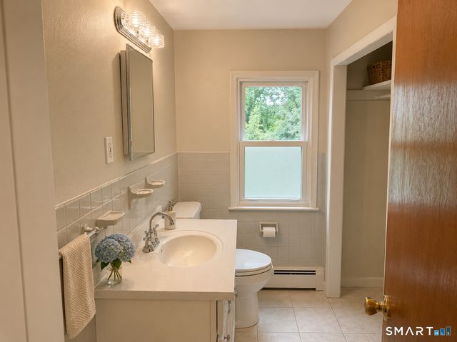 18 Dawn Street, Fairfield, CT 06824