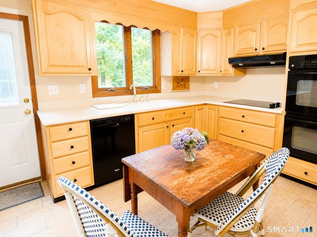 18 Dawn Street, Fairfield, CT 06824
