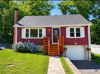 18 Dawn Street, Fairfield, CT 06824