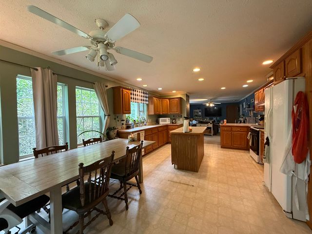 112 Outwater Road, Shaftsbury, VT 05262