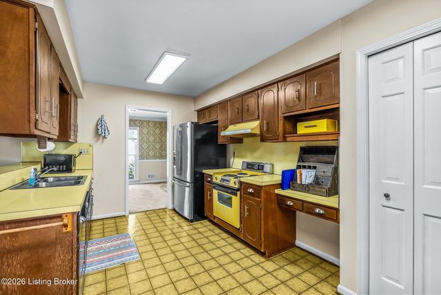 9805 Cypress Creek Dr, Louisville, KY 40241