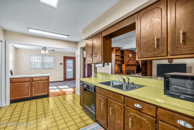 9805 Cypress Creek Dr, Louisville, KY 40241