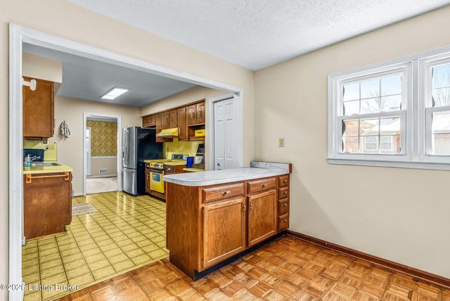 9805 Cypress Creek Dr, Louisville, KY 40241