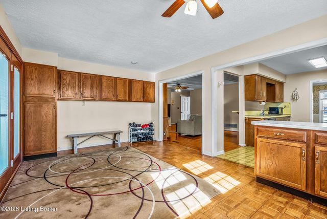 9805 Cypress Creek Dr, Louisville, KY 40241