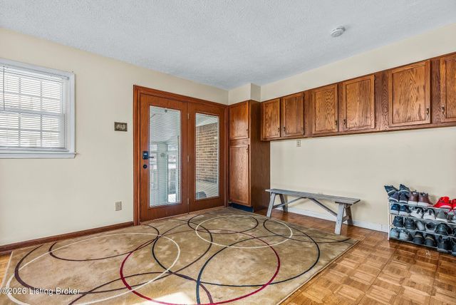 9805 Cypress Creek Dr, Louisville, KY 40241