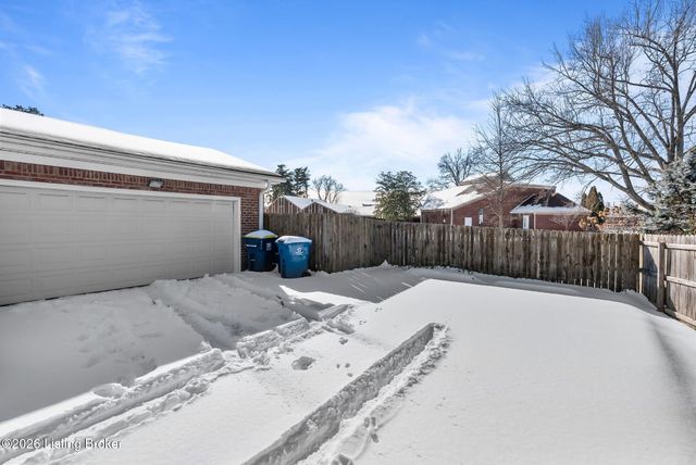 9805 Cypress Creek Dr, Louisville, KY 40241