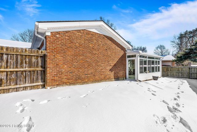 9805 Cypress Creek Dr, Louisville, KY 40241