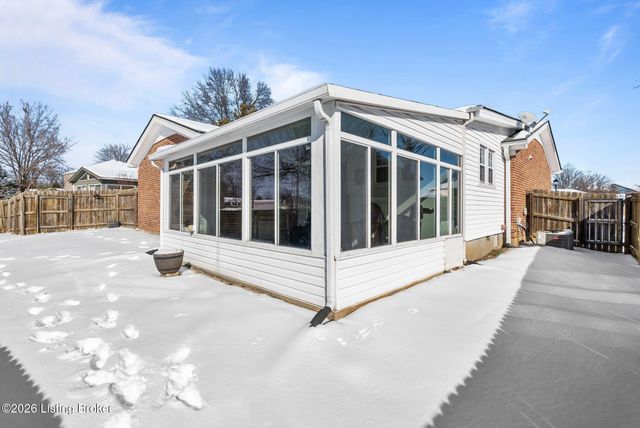 9805 Cypress Creek Dr, Louisville, KY 40241