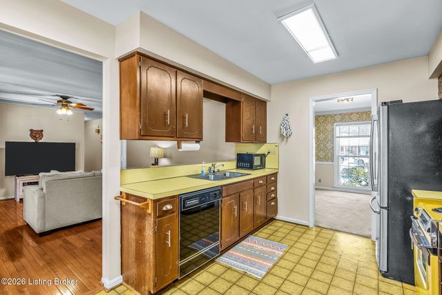 9805 Cypress Creek Dr, Louisville, KY 40241