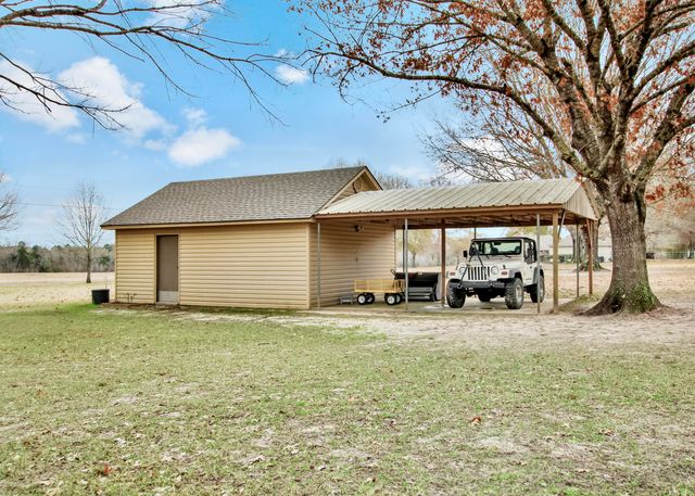 325 Loop Rd, Anacoco, LA 71403