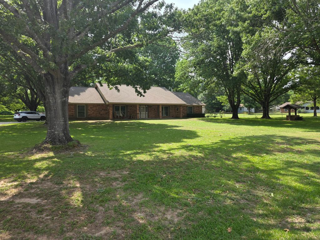 325 Loop Rd, Anacoco, LA 71403