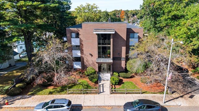 974-976 Main St 24, Melrose, MA 02176