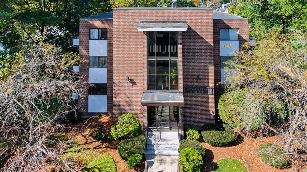 974-976 Main St 24, Melrose, MA 02176