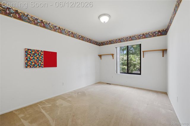 640 Longfellow Drive, Troy, MI 48085