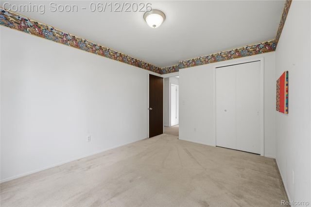640 Longfellow Drive, Troy, MI 48085