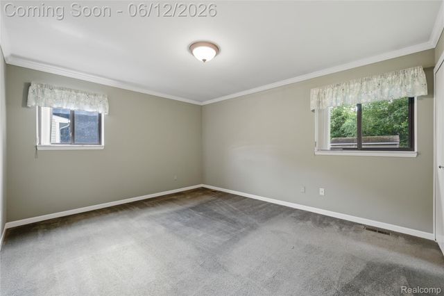 640 Longfellow Drive, Troy, MI 48085