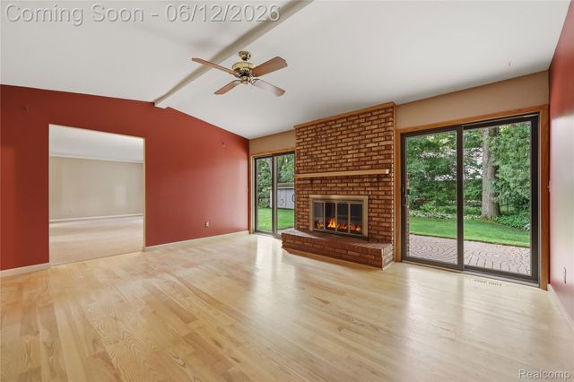 640 Longfellow Drive, Troy, MI 48085