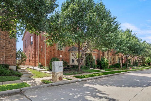 8712 Iron Horse Drive, Irving, TX 75063